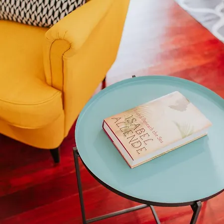 Old Town Bay View 3.1 شقة